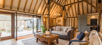 The Thatched Barn -  a holiday let that sleeps 2 guests  in 1 bedroom