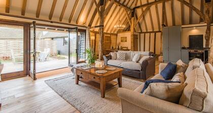 The Thatched Barn - a holiday let that sleeps 2 guests in 1 bedroom