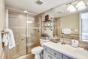Bathroom - Caprice 401 (St. Pete Beach)