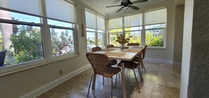 Maison, plusieurs lits (Coconut Paradise) | Restauration