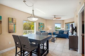 Interior - Crystal Palms 201 (Treasure Island)