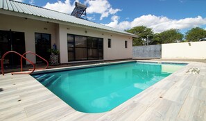 ด้านหน้าที่พัก