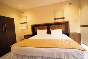 Standard Room | 1 bedroom, iron/ironing board, free WiFi, bed sheets