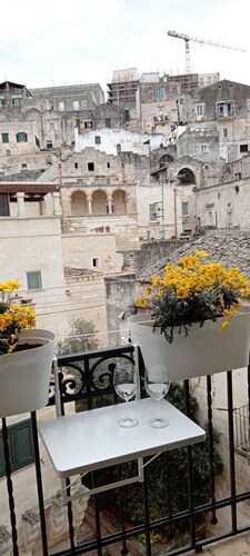 Roots - The window in the Sassi 