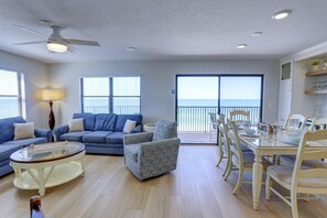 Condo, 2 Queen Beds (Emerald Isle 502 - Premier) | Living area