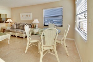 Condo, 1 King Bed (Emerald Isle 601) | Interior