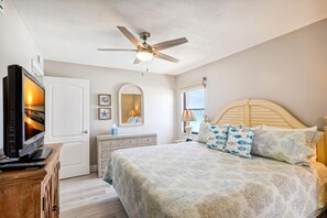 Condo, 1 King Bed (Emerald Isle 604) - Emerald Isle 604 (North Redington Beach)