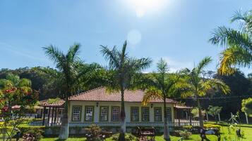 Fachada da propriedade