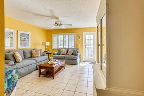 Living area - Gulfside Villas 6 (Indian Rocks Beach)