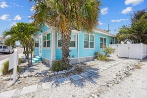 Property grounds - Happy Home (Madeira Beach)