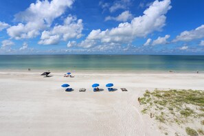 獨棟房屋, 多張床 (Hidden Treasure Beach House) | 海灘 | 位於海灘上