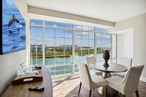 コンドミニアム ベッド (複数台) (Harbourside 7718- Premier) | レストラン