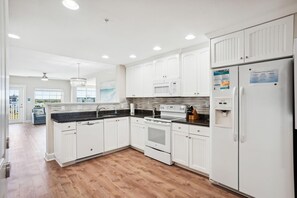 Condo, várias camas (Harbourside 7718- Premier) | Cozinha privada | Fogão, torradeira