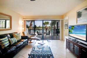 Leilighet, 1 kingsize-seng (Land's End 1-304 Bay Front - Premier) | Oppholdsområde | TV