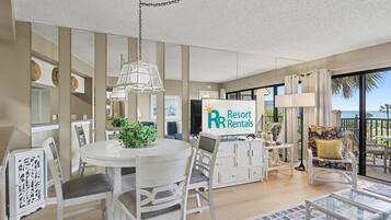 Condo, 1 King Bed (Land's End 1-401 Gulf View) | Dining