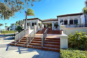 ์ฝ๋, ํน์ฌ์ด์ฆ์นจ๋ 1๊ฐ ๋ฐ ์ํ๋ฒ ๋ (Land's End 1-402 Bay Front - Premier) | ์ธ๊ด