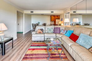 Apartment, 1 King-Bett (Land's End 1-405 Gulf View - Premier) | Wohnbereich