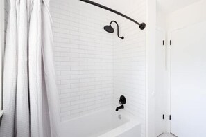 Hair dryer, towels, soap, shampoo - Relaxing pool, Elegant and FUN vacation home! (Clearwater)