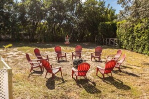 Property grounds - Fun House! Pickleball, Disc Golf, Hot Tub & Pool! (Clearwater)
