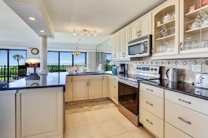 Condo, 1 King Bed (Land's End 10-201 Beach Front - Premi) | Private kitchen | Oven, toaster