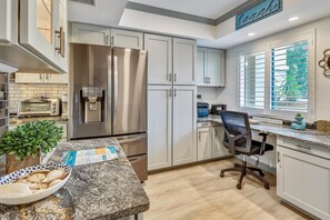 Condo, 1 King Bed (Land's End 10-202 Beach Front - Premi) | Private kitchen | Oven, toaster