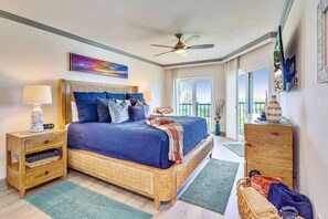 Condo, 1 King Bed (Land's End 10-202 Beach Front - Premi) - Land's End 10-202 Beach Front - Premier (Treasure Island)
