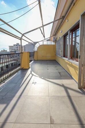 Quarto casal superluxo, vista para a cidade | Terraço/pátio