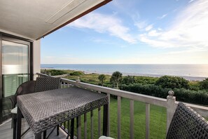 Lägenhet - flera sängar (Land's End 10-402 Beach Front - Premi) | Boendeområde