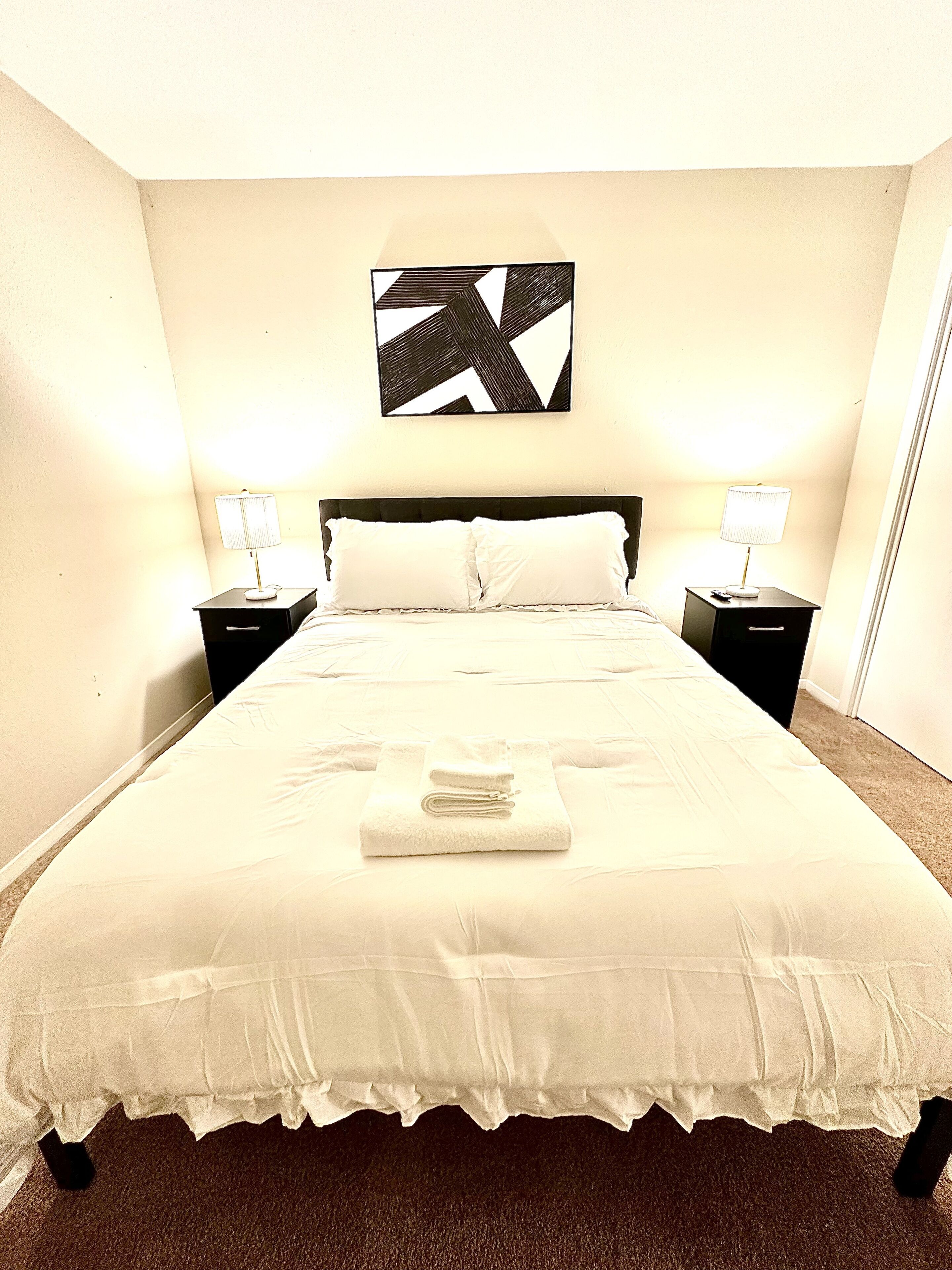 2 bedrooms, desk, iron/ironing board, WiFi