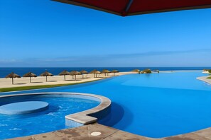 Pool - Ocean View · Grand Venetian Puerto Vallarta (Puerto Vallarta)