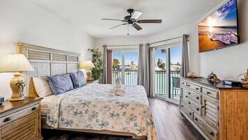 Condo, 1 King Bed (Land's End 3-205 Bay Front - Premier) | 2 bedrooms, WiFi