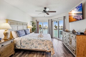 2 bedrooms, WiFi - Land's End 3-205 Bay Front - Premier (Treasure Island)