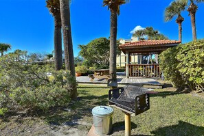 LÀgenhet - flera sÀngar (Land's End 3-301 Bay Front - Premier) | Restaurang utomhus