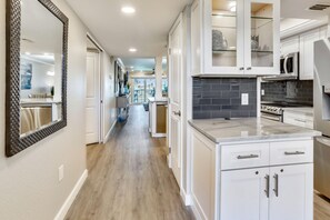 Condo, Multiple Beds (Land's End 3-303 Bay Front - Premier) | Private kitchen | Oven, toaster