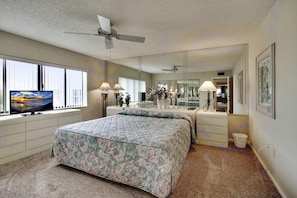 คอนโด, เตียงคิงไซส์ 1 เตียง (Land's End 3-406 Bay Front) | 2 ห้องนอน, Wi-Fi