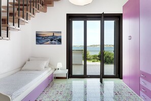 5 habitaciones, tabla de planchar con plancha y wifi gratis