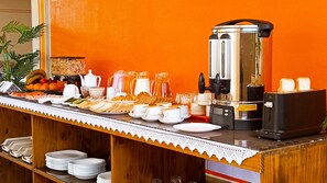 Free daily continental breakfast