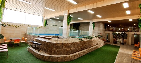 Poolside bar - Hotel Gran Aurum (La Paz)