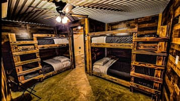 3 bedrooms, WiFi, bed sheets