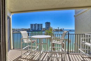 Condo, Multiple Beds (Land's End 5-302 Gulf-Bay Front - Pre) | Outdoor dining