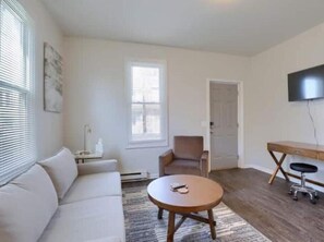 Living area - Cozy 1 bedroom apartment 15min from Hershey (Middletown)