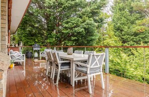 Outdoor dining - Casadel Cottage By the Lake (Wentworth Falls)