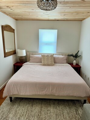 3 soverom, strykejern/-brett, reiseseng for barn og wi-fi