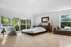 4 bedrooms, desk, iron/ironing board, travel cot - WELCOME TO YOUR PRIVATE OASIS, FULLY GATED ABD PRIVATE PROPERTY, HEATED POOL. (Southwest Ranches)