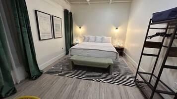 2 bedrooms, desk, iron/ironing board, free WiFi