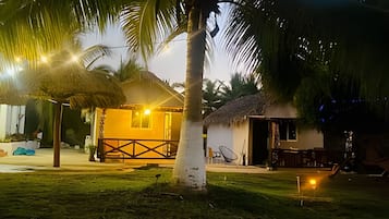 Deluxe Villa | Property grounds