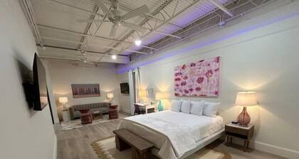 The 610 Flats: Colorful Corner #23