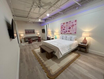 The 610 Flats: Colorful Corner #23