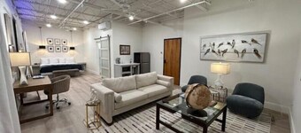 The 610 Flats: City Chic #22
