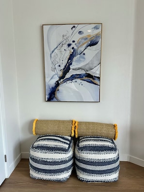 Interior - Clean, bright, with large exclusive patio, parking, close to airport and beach (San Diego)
